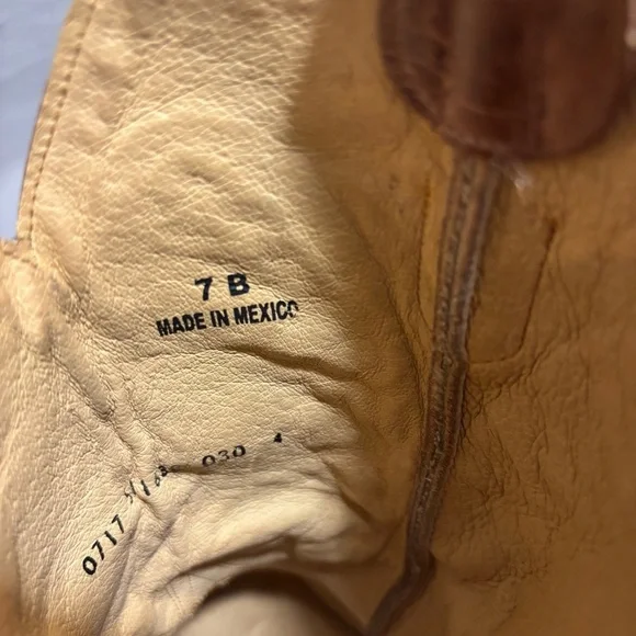 Cavenders Tan Leather Cowgirl Boots sz 7B Snip Toe Angel Wings Design made in MX - Picture 8 of 8